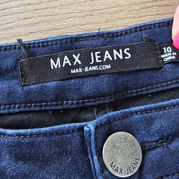 High Rise Capri - Picture 3 of 10